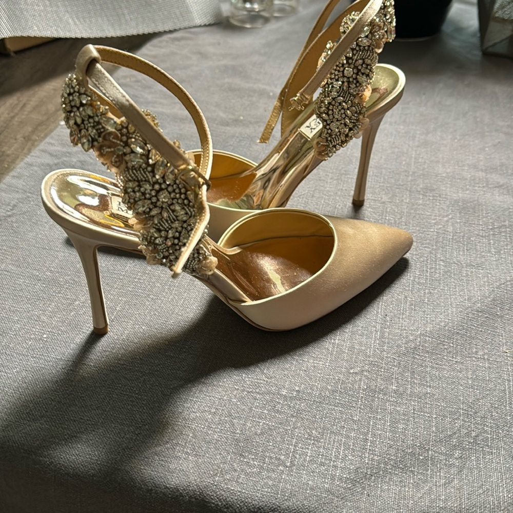 Badgley Mischka Women’s Blanca Pump